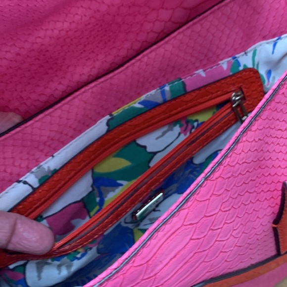 Guess NWOT Hot Pink w Red Faux Alligator Bag, Gold Hardware. - Picture 7 of 11